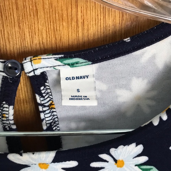 DONATING 8/1! | Old Navy | Ponte floral dress - Picture 2 of 8